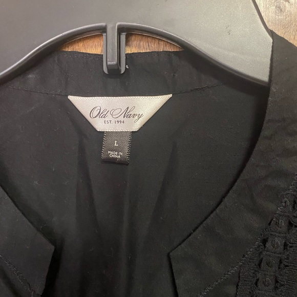 Old Navy Black Women's Blouse - Picture 2 of 4